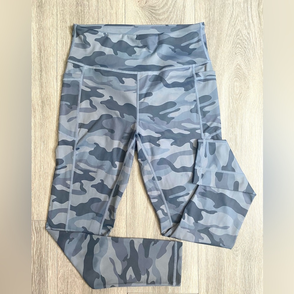NWOT GRAY BLUE CAMO COMPRESSION LEGGINGS SIZE XL POCKETS SPANDEX - Picture 7 of 7